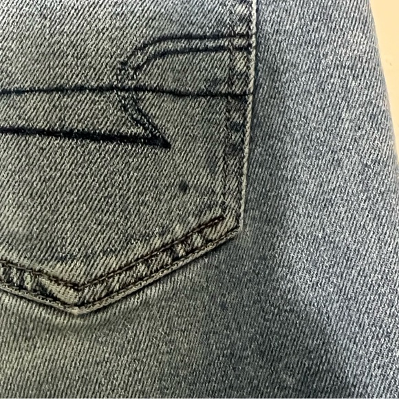 American Eagle Ankle Cut Button Fly Stretch Jeans - Picture 8 of 9